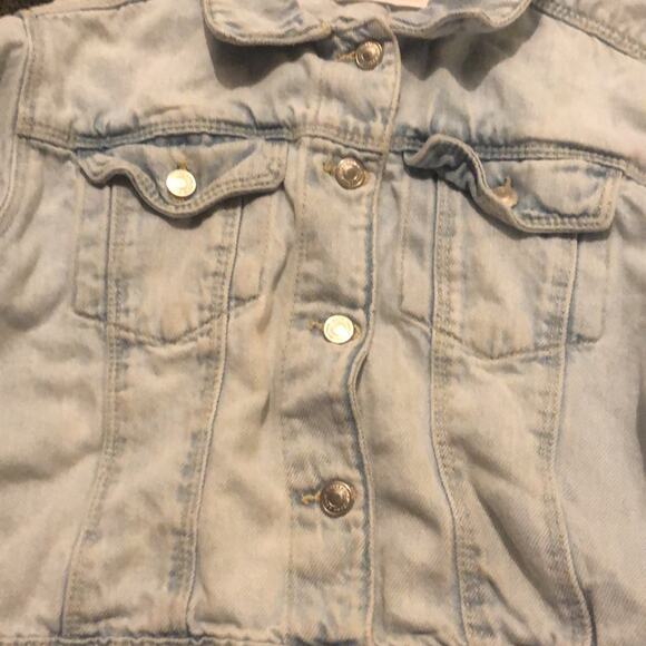 ZARA Brand Girl's 4-5 year Kid's Light Wash Denim Jean Jacket - Picture 4 of 6